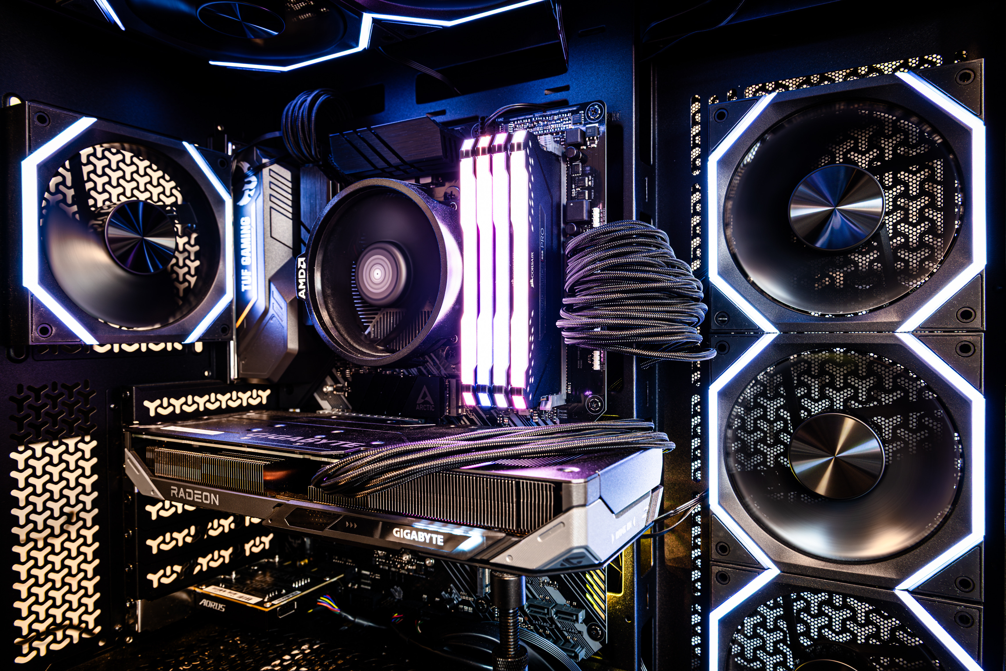 Detailaufnahme eines individuell gebauten Gaming-PCs